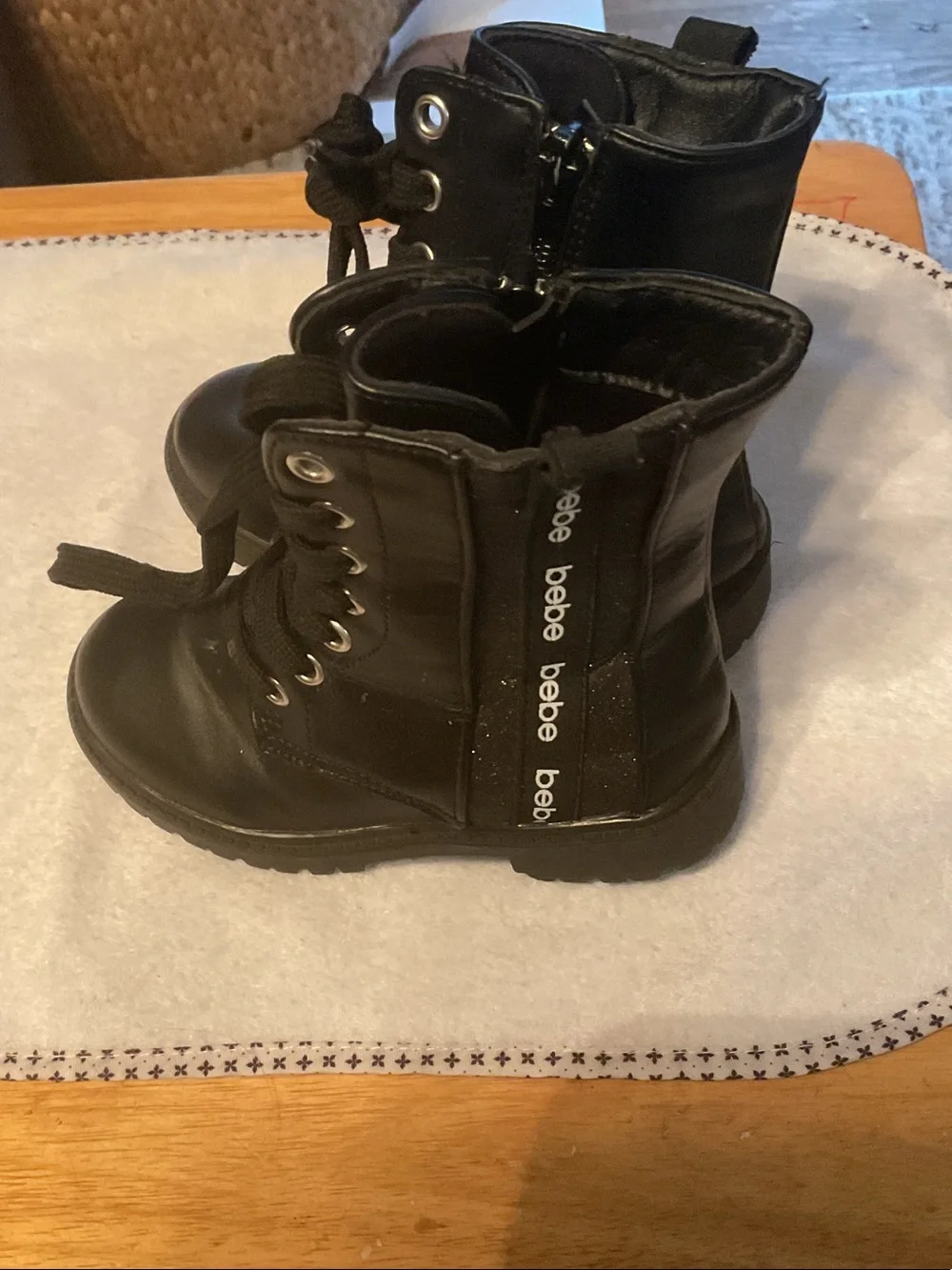 bebe Black Kids Lace-Up Combat Boots with Side Zip size 7 toddler girls